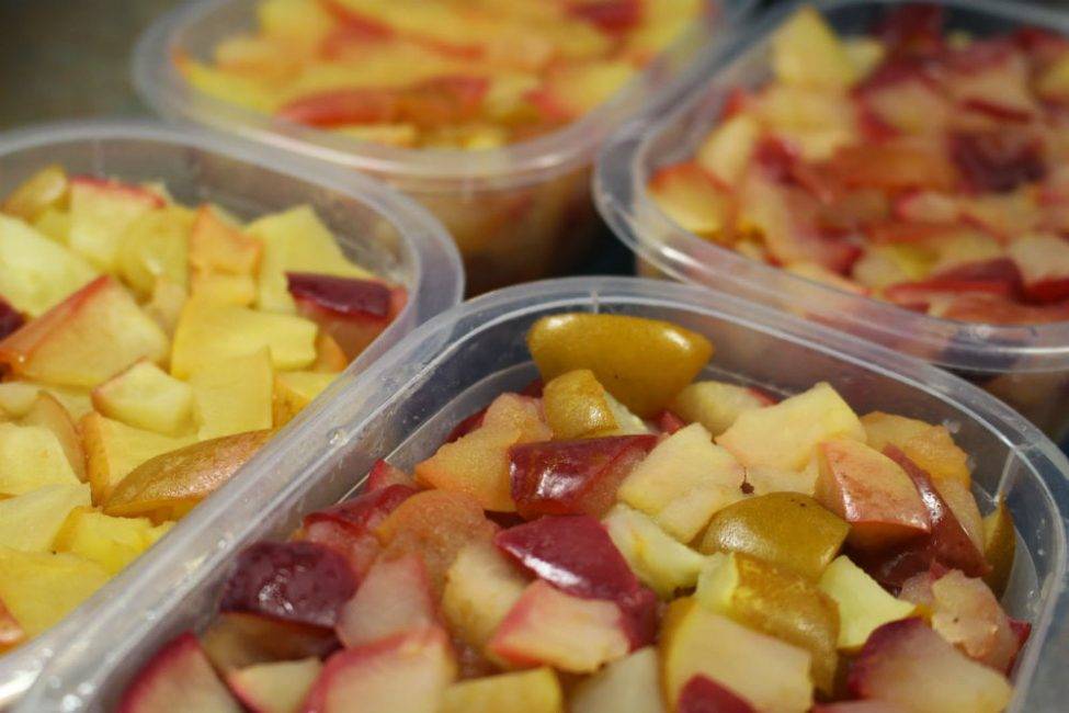 Как заморозить яблоки в морозилке, 6 способов заморозки 