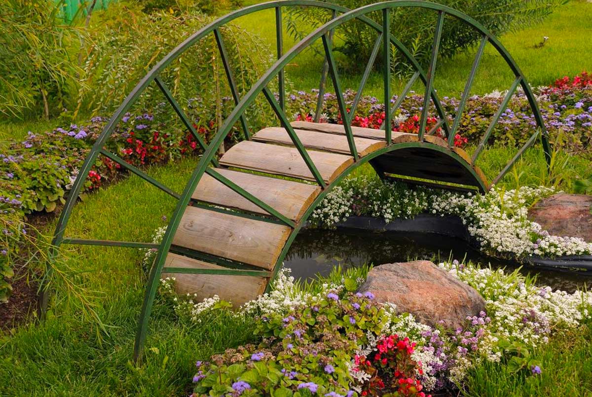 Декоративный мостик для сада своими руками: фото лучших вариантов, идеи создания из дерева и металла