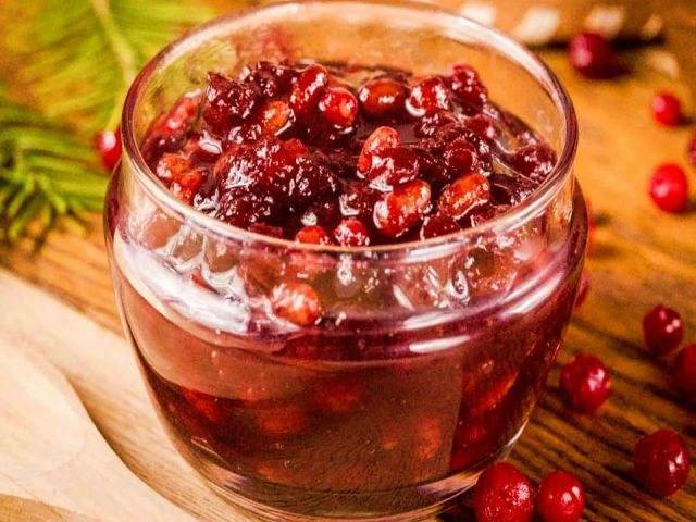 Брусника моченая на зиму: рецепты ягод с сахаром и без варки
