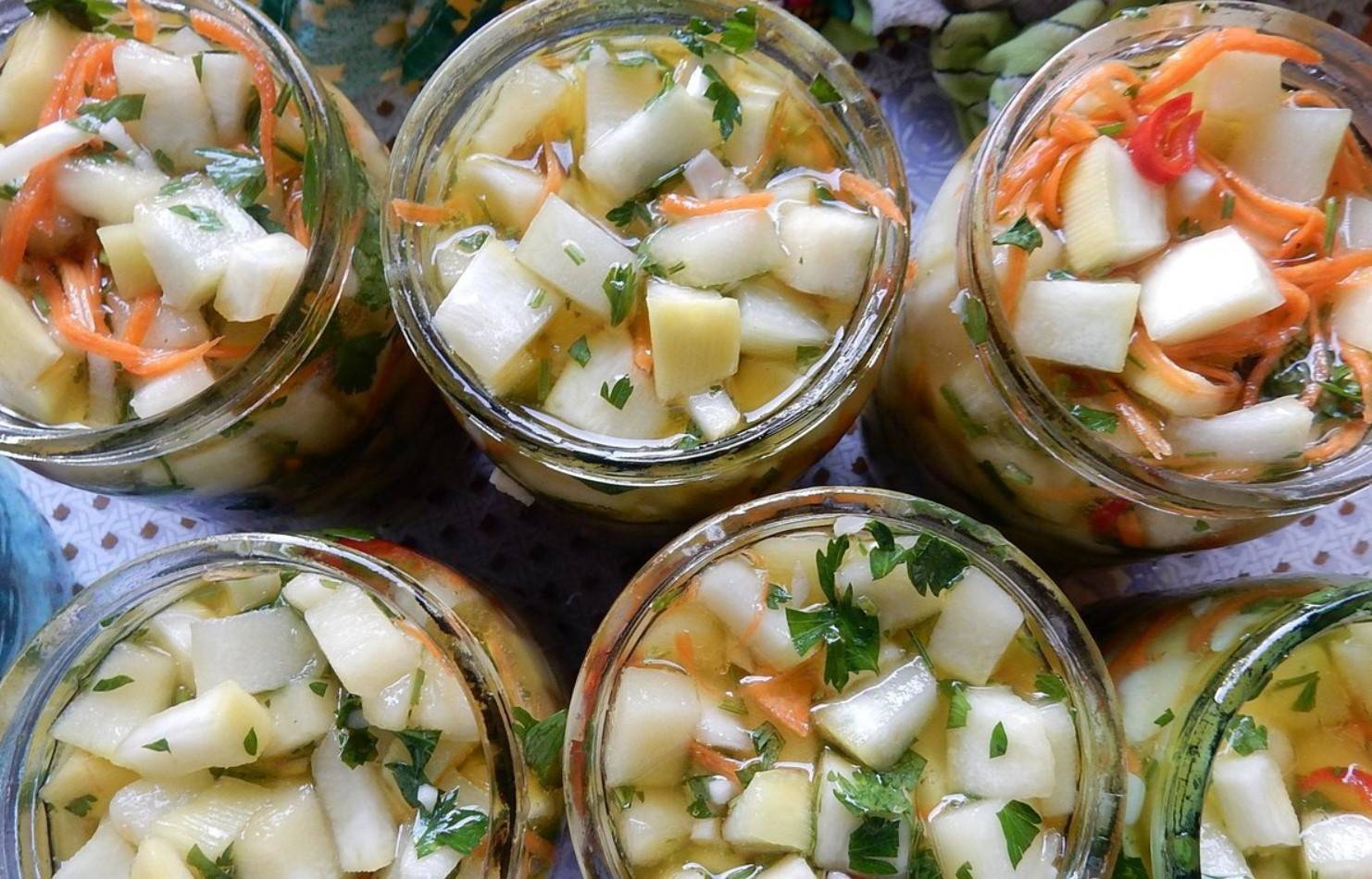 25 «золотых рецептов» салатов из кабачков на зиму