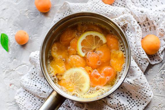Янтарное варенье из южных абрикосов дольками: парад рецептов