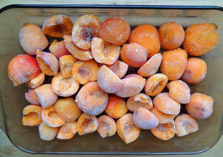 Как заморозить абрикосы на зиму в морозилке – рецепт