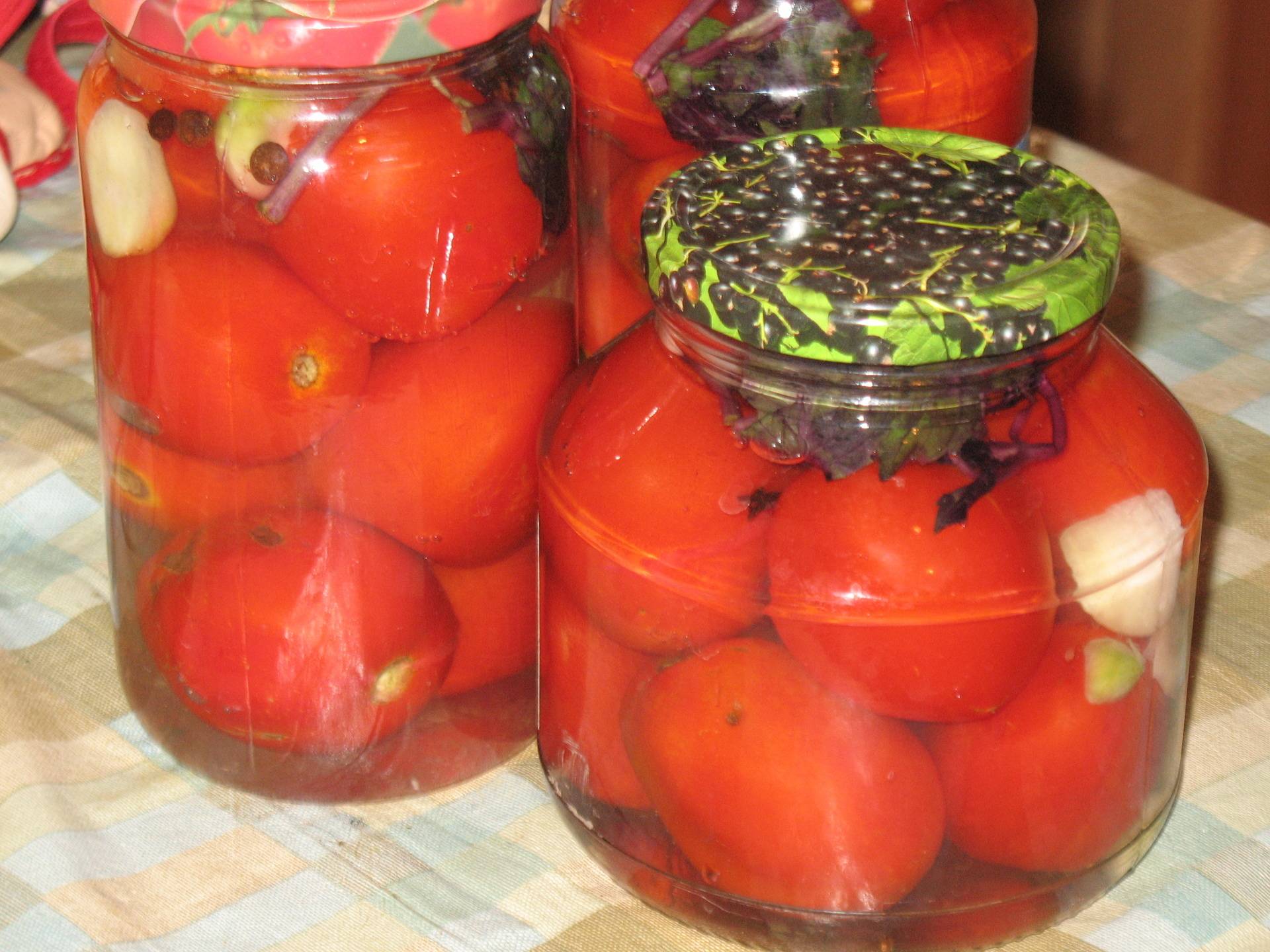 Маринованные помидоры — классика заготовок