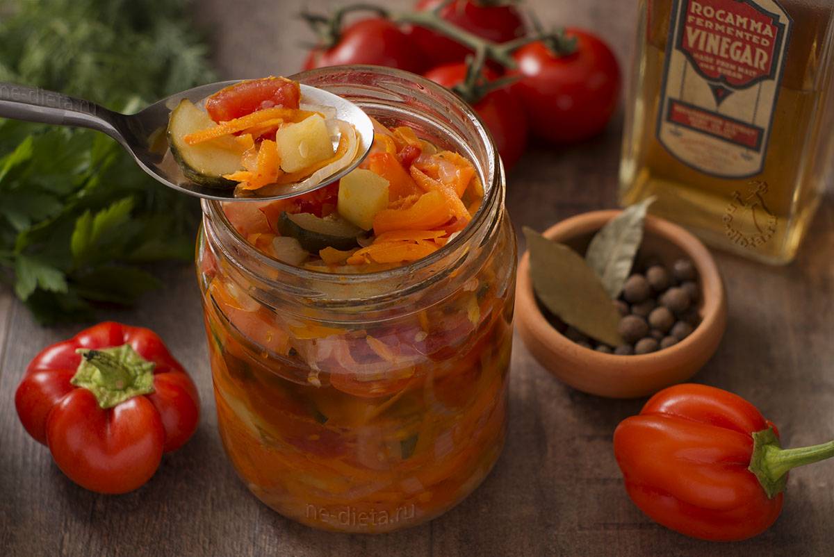 Кабачки, консервированные в томате на зиму – обалденные рецепты