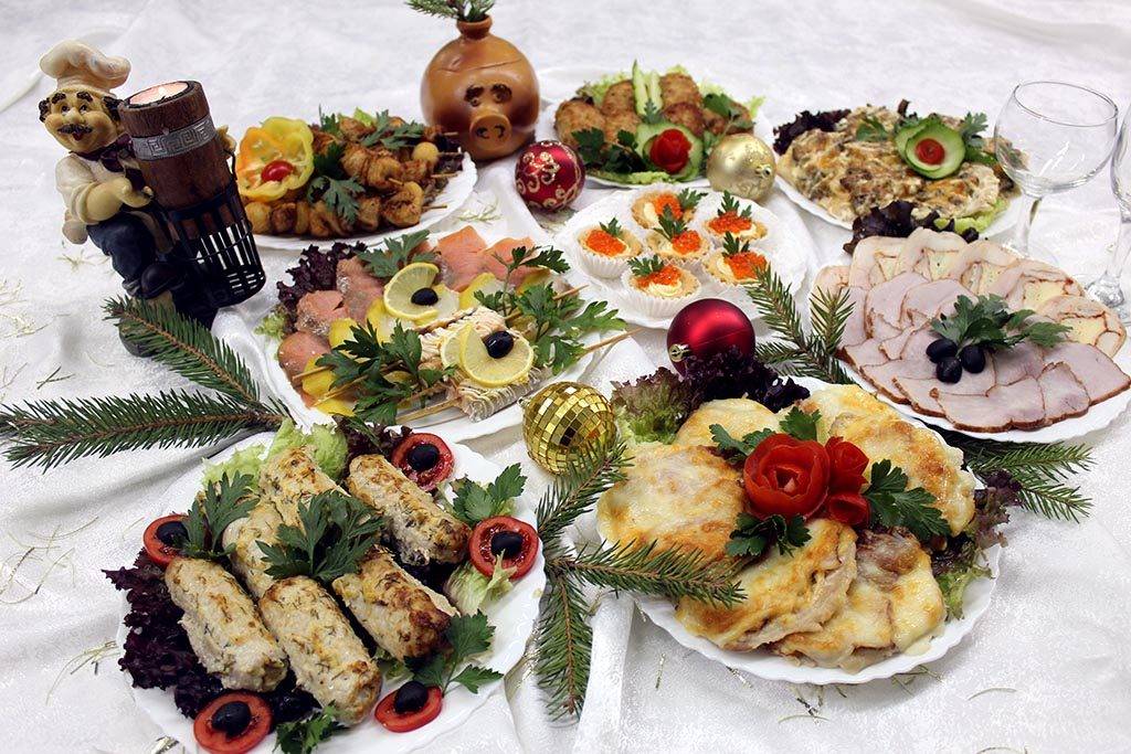 Горячие блюда на праздничный стол: 20 вкусных и недорогих рецептов