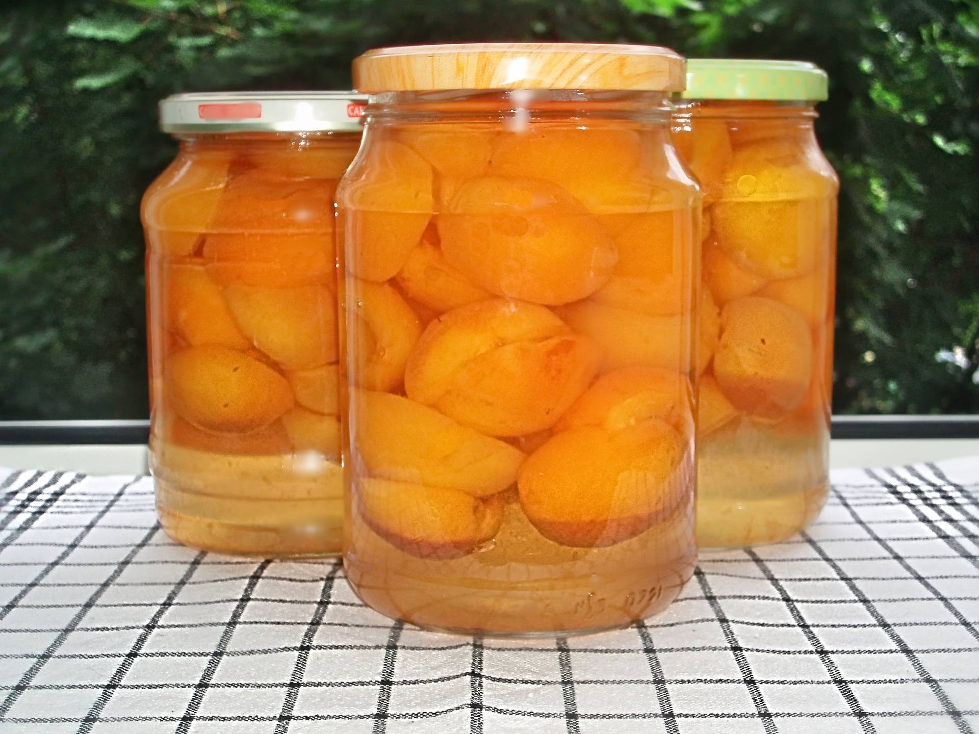 Компот из абрикосов на зиму: очень вкусные и простые рецепты