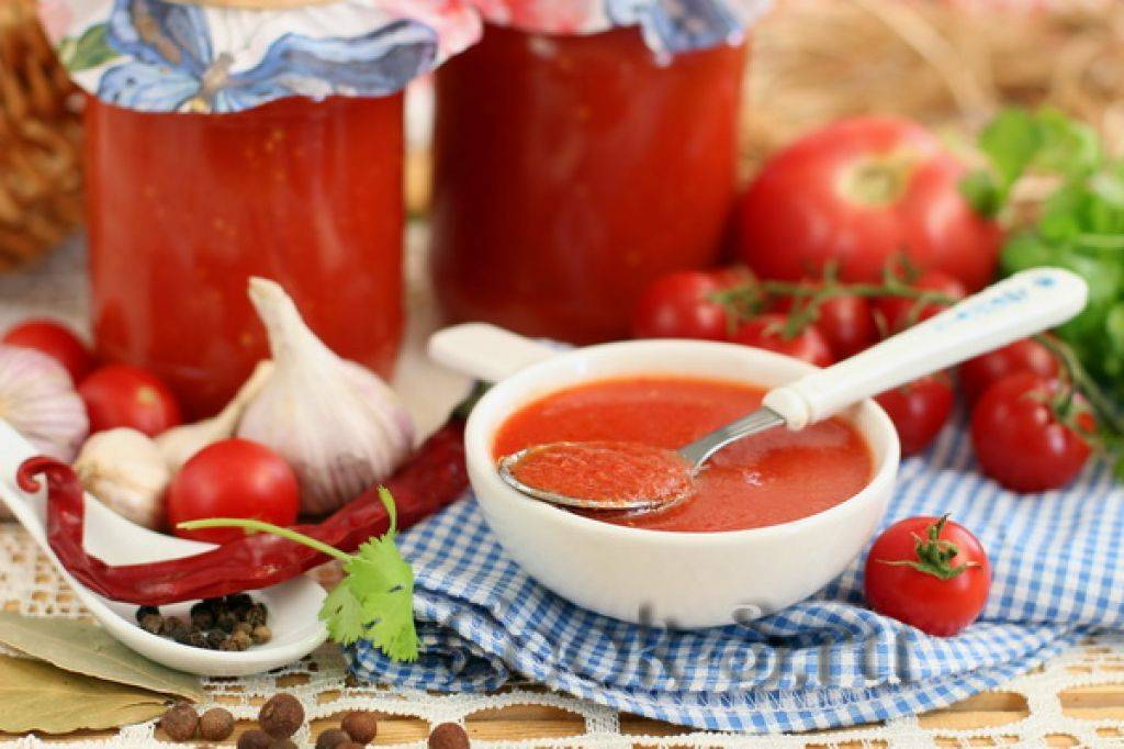 Кетчуп из помидоров в домашних условиях на зиму - 10 пошаговых рецептов