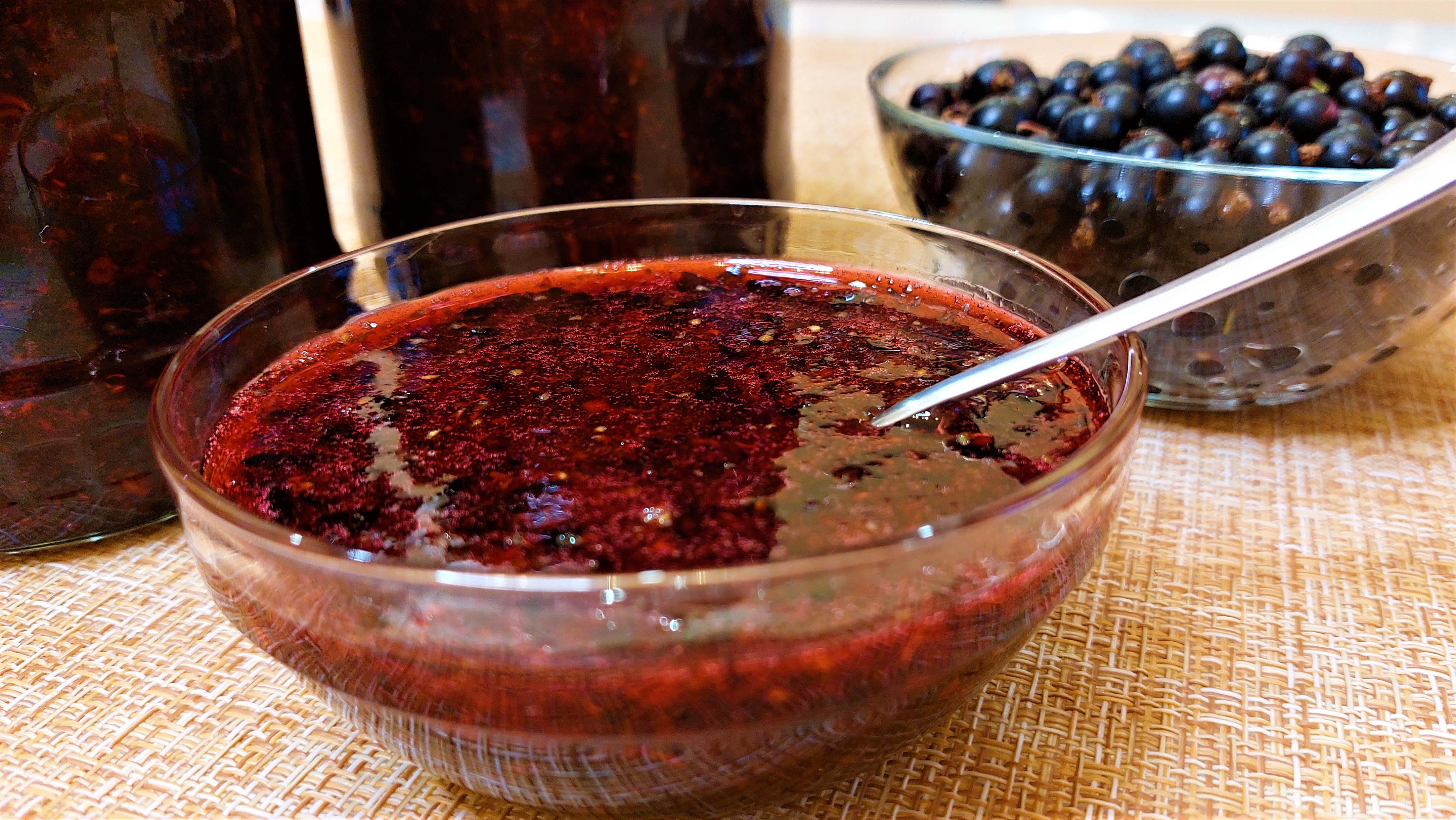 Варенье из смородины без варки - рецепты ягод протертых с сахаром на зиму