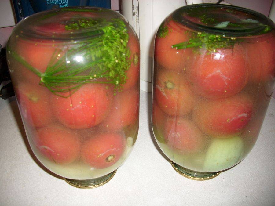 Вздулись банки с помидорами: что делать, как спасти консервацию, правила хранения