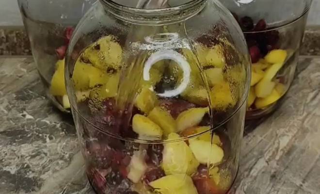 Делаем вкусный компот на зиму ассорти: подборка рецептов
