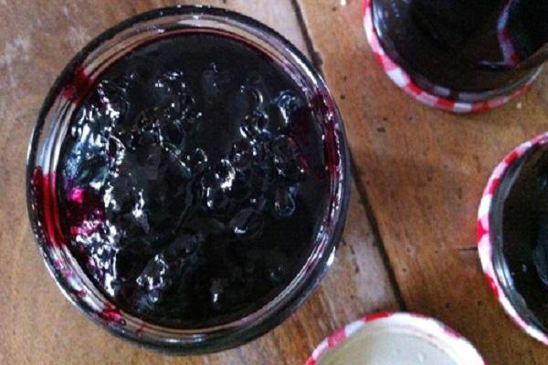 Желе из черной смородины на зиму: 5 простых рецептов