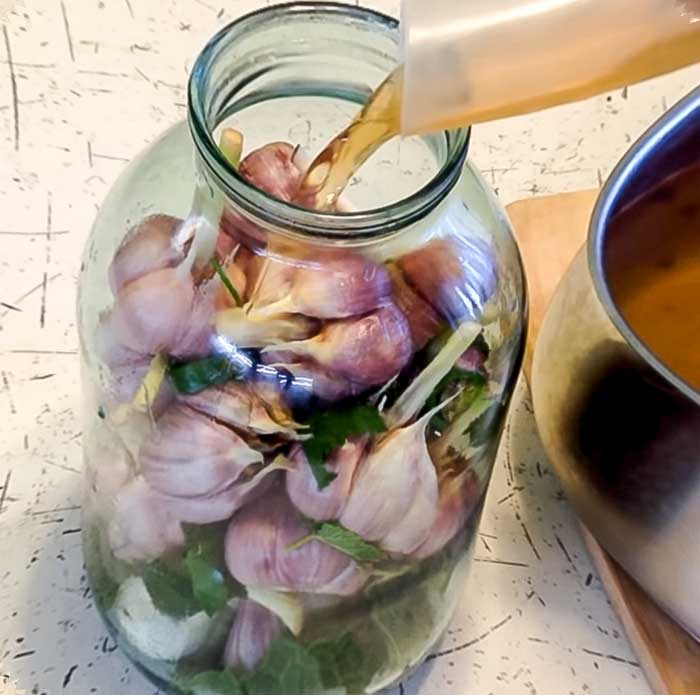 Маринованный чеснок на зиму — простые рецепты в домашних условиях