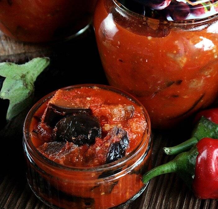 Вкусные салаты с баклажанами и помидорами на зиму: 7 удачных рецептов