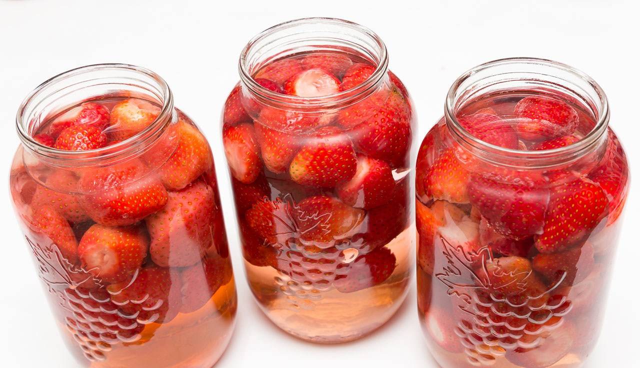 Компот из ягод на зиму – рецепты компотов из ягод. заготовки на зиму