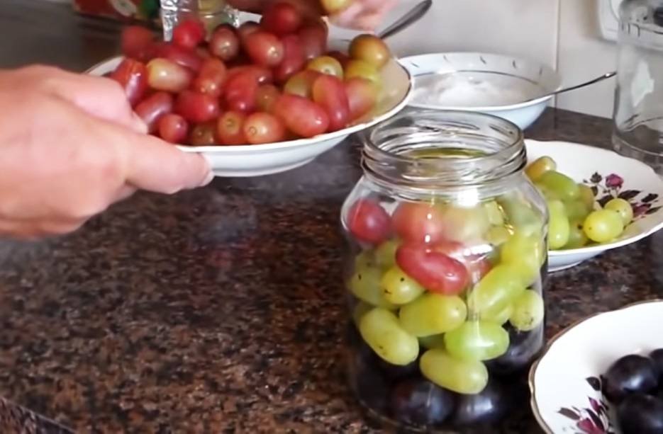 Маринованный виноград на зиму - 5 рецептов без стерилизации с пошаговыми фото