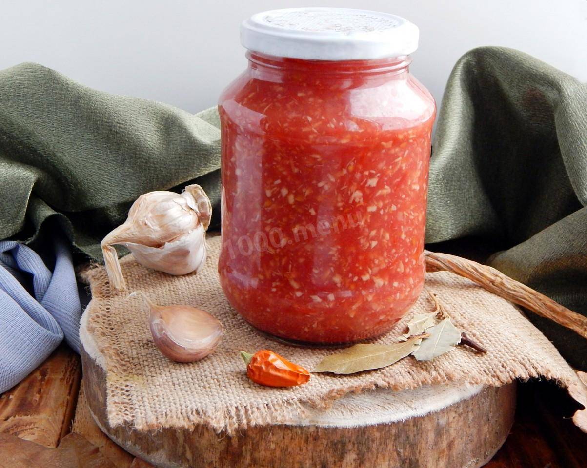 Аджика из помидор и чеснока на зиму — 6 рецептов пальчики оближешь